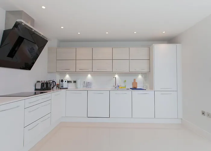 Luxurious Central Edinburgh Apartment - Sleeps 6