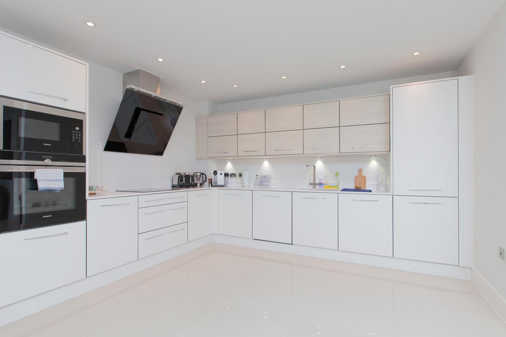 Luxurious - Sleeps 6